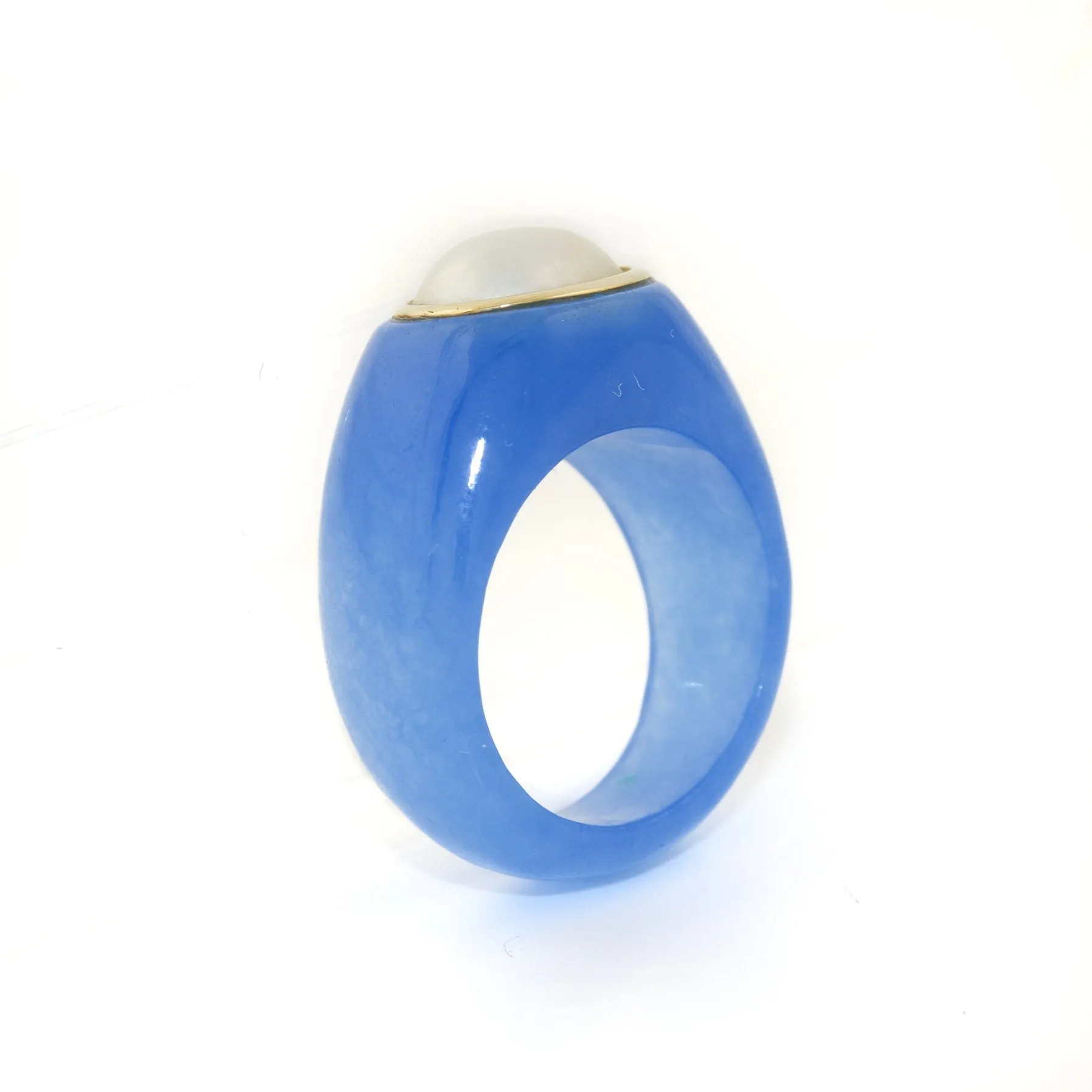 14k Bezel x Carved Blue Jade & Pearl Sing