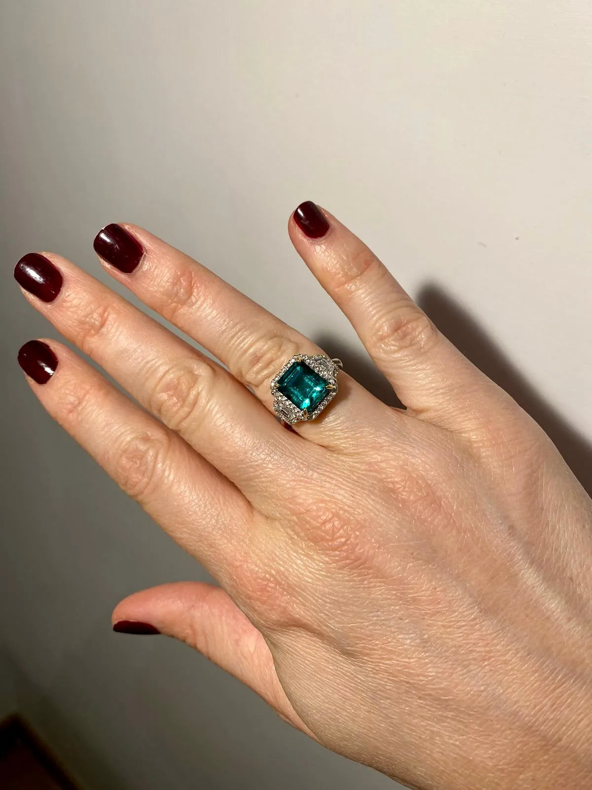 Estate Certified 3,33 Carat Natural Emerald Diamonds Gold Ring