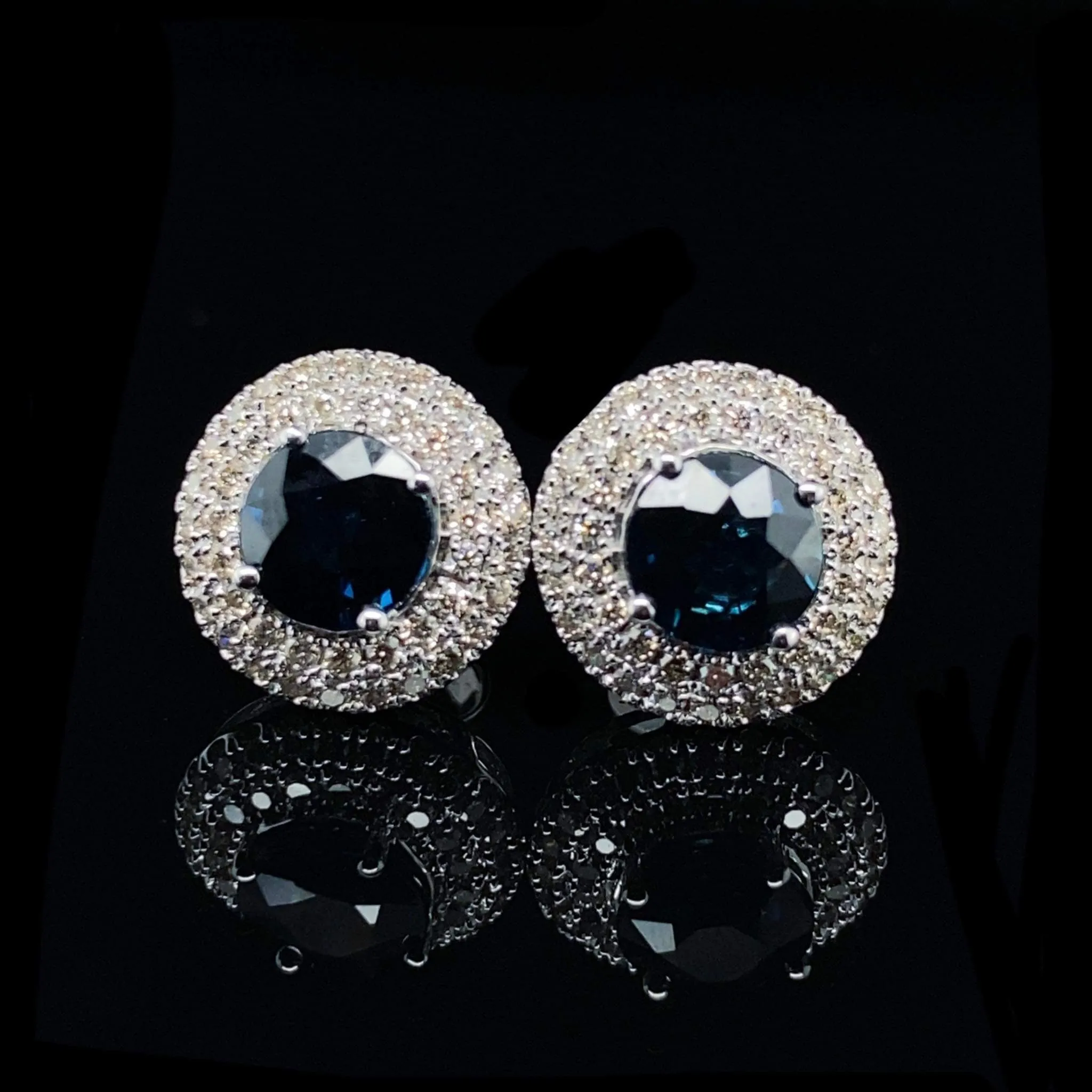 #LVNA2024 | Blue Sapphire Gemstone Halo Diamond Earrings