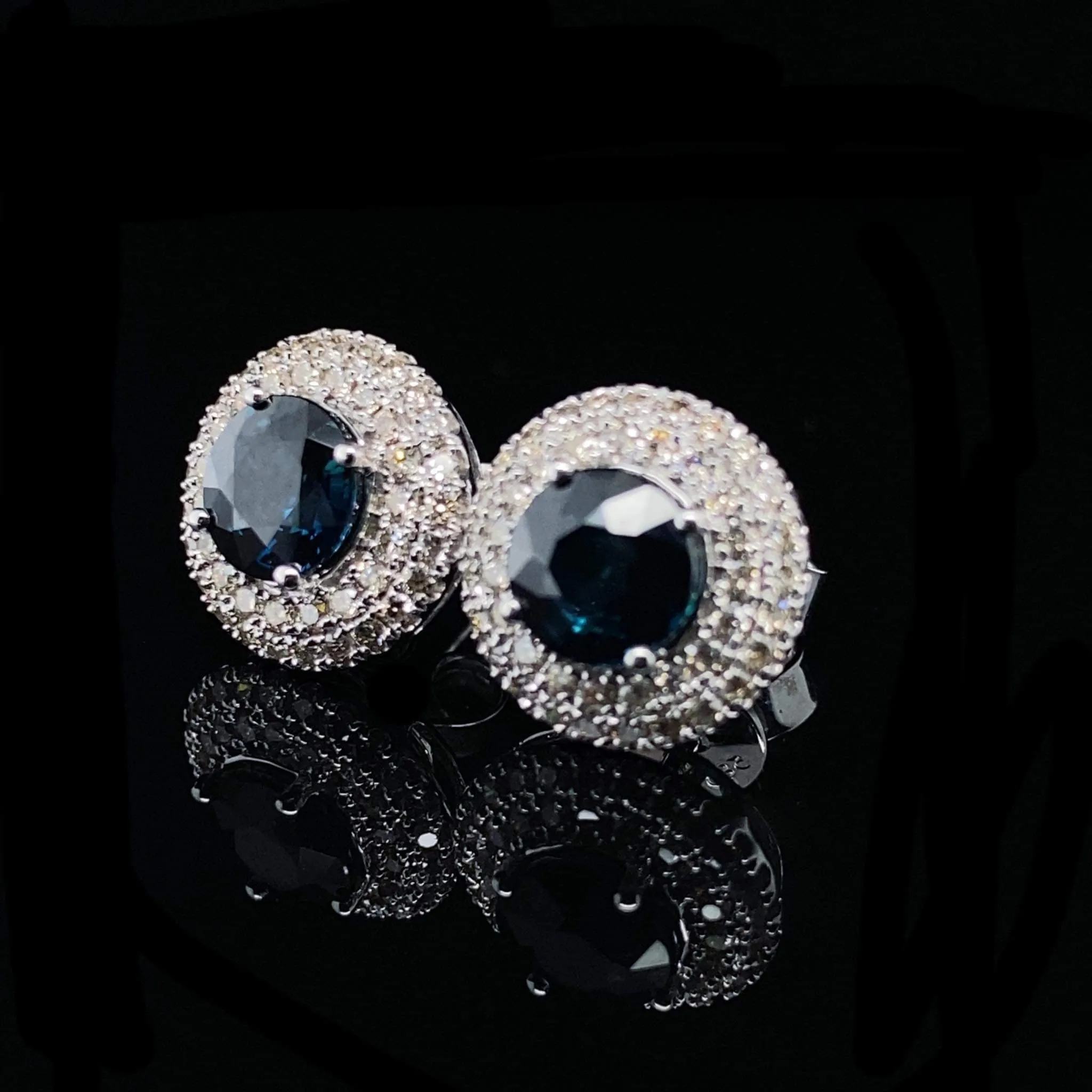 #LVNA2024 | Blue Sapphire Gemstone Halo Diamond Earrings