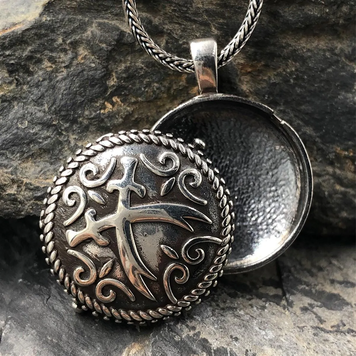 Zulfiqar Sword Embroidered Jawshan Silver Amulet Necklace